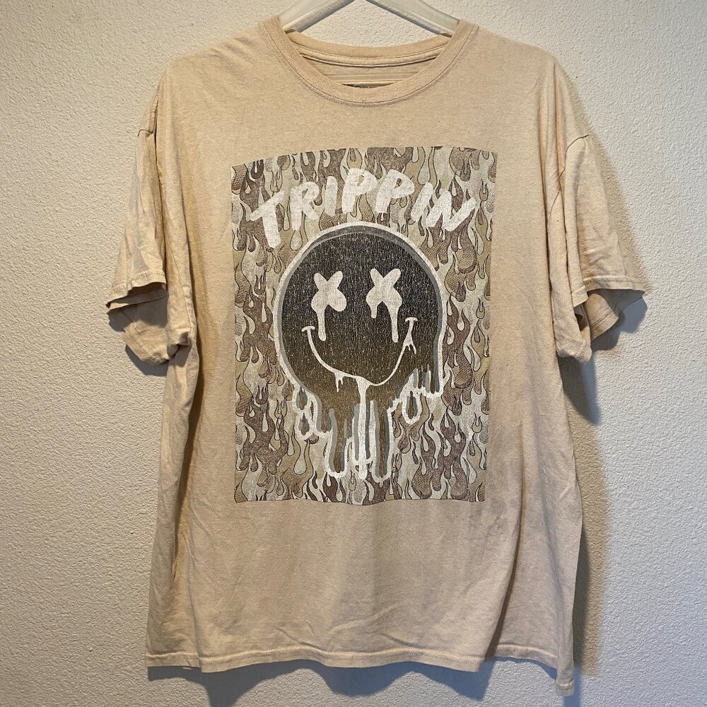 Trippin Graphic T-Shirt XL Tan Dripping Smiley Face‎ Streetwear Tee